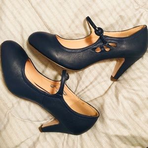 Chase + Chloe Kimmy-21 teardrop vintage pump NWOT